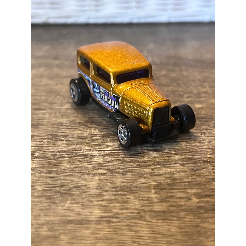 Hot Wheels 2001 Midnight Otto Gold The Penguin Batman Loose Play Car Die Cast